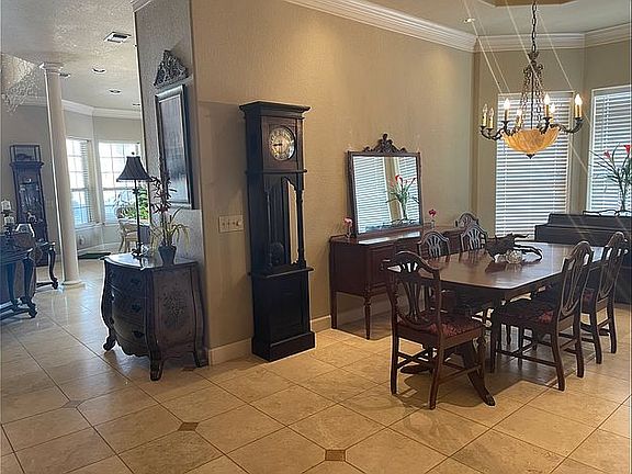 Dining Room near kitchen 
