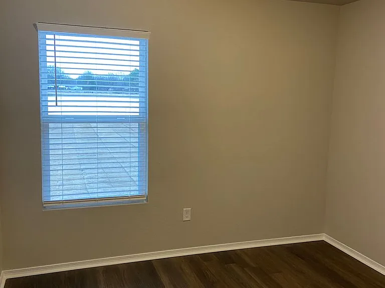 3828 Travers Ln — Photo 12