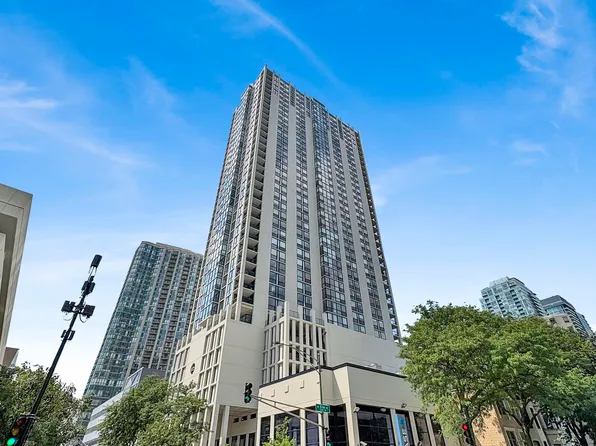 1122 N Clark St APT 1402, Chicago, IL 60610