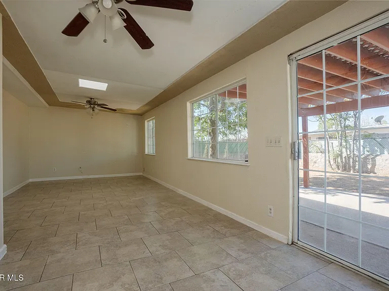 9309 Montgomery Dr — Photo 5