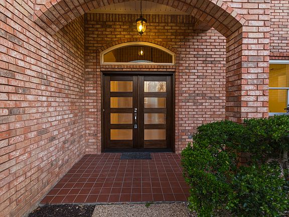 5th image of 609 Portofino Dr