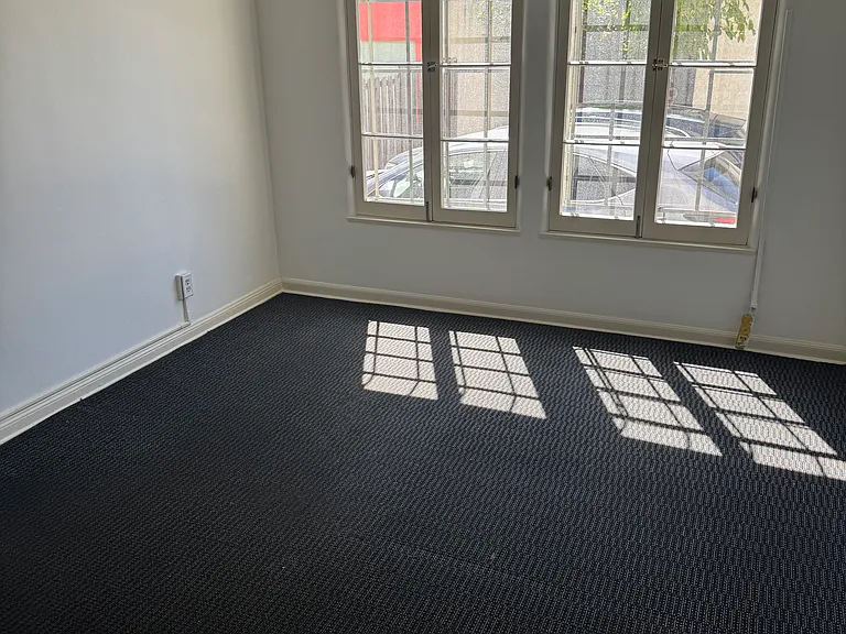 7940 Blackburn Ave #7940 — Photo 5