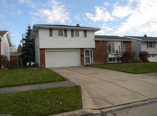 13720 Grove Dr, Garfield Heights, OH 44125