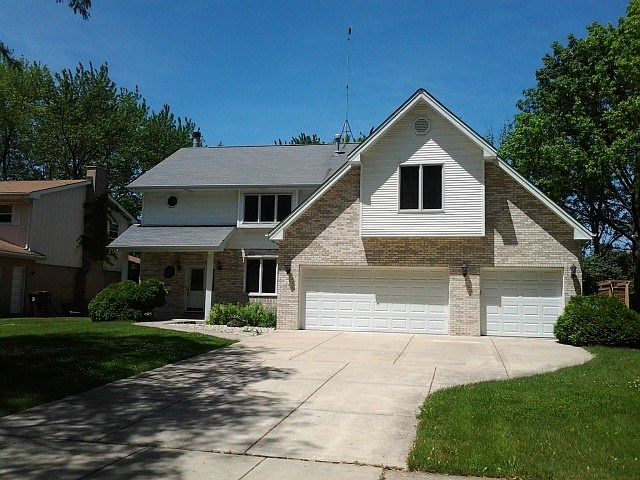 1st image of 1244 Heather Hill Cres