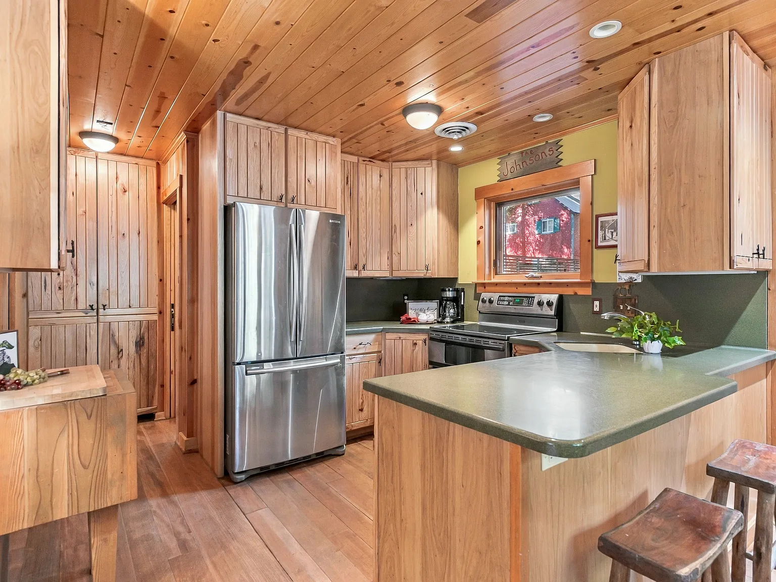 2 bed, 1000 sqft, $2,800 — Photo 3