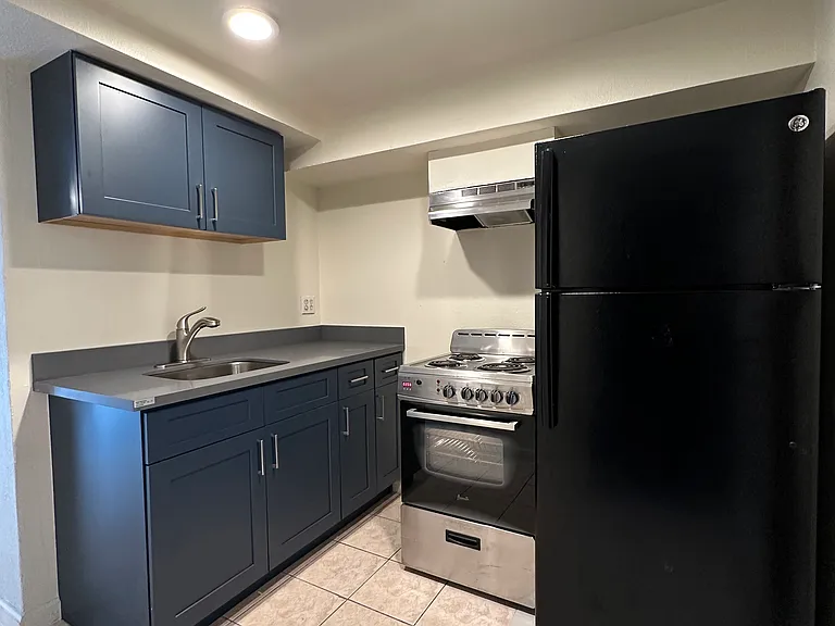 224 Guttenberg St #1 — Photo 7