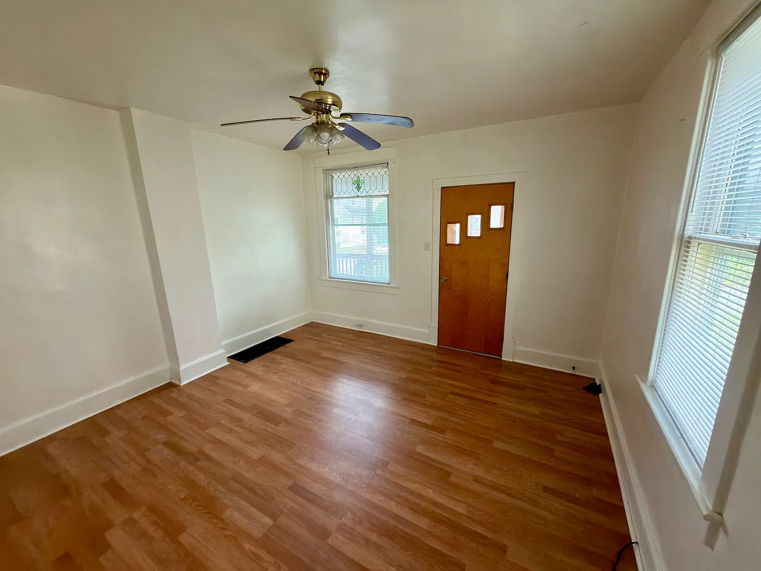 9 Campbell Ave — Photo 1