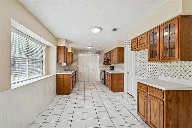 218 Melody Ln — Photo 5