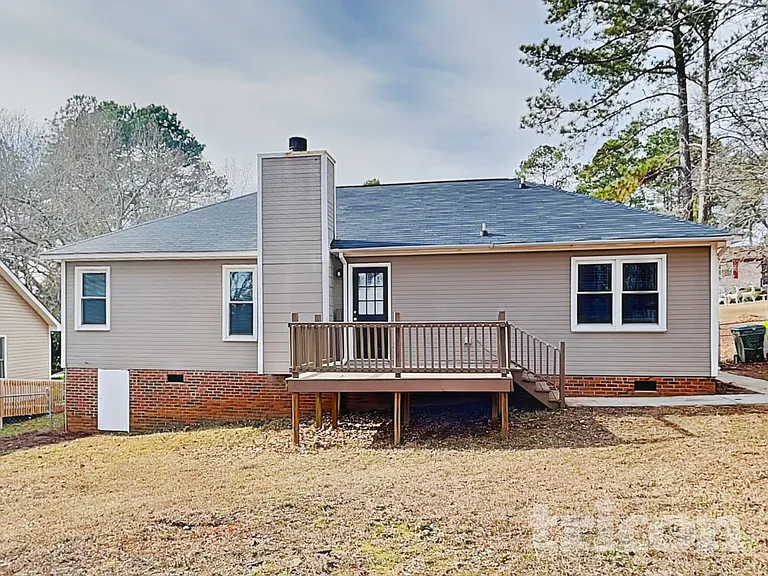 216 Netherland Dr — Photo 16