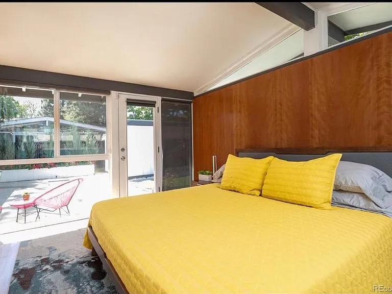 2510 S Lowell Blvd — Photo 15