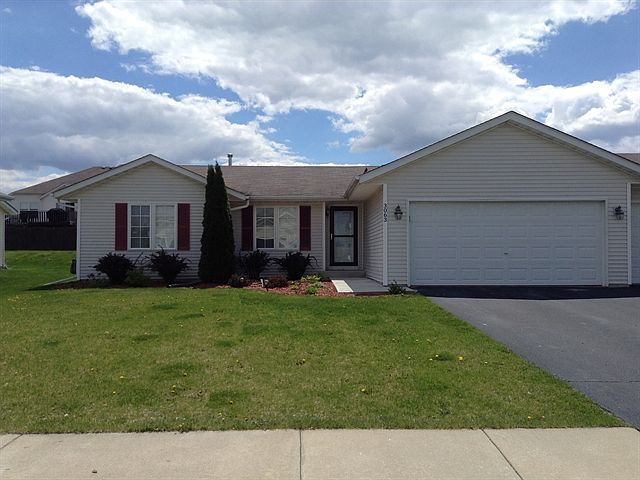 1st image of 3063 Derbyshire Dr