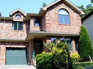 421 Central Blvd #421, Fort Lee, NJ 07024