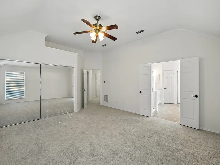 916 Sugarberry Ln — Photo 20
