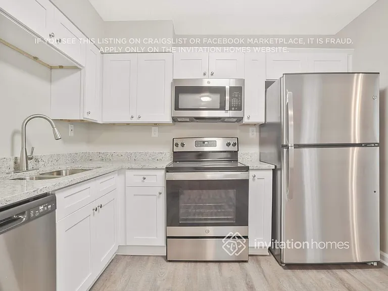 3025 Catalina Dr — Photo 7