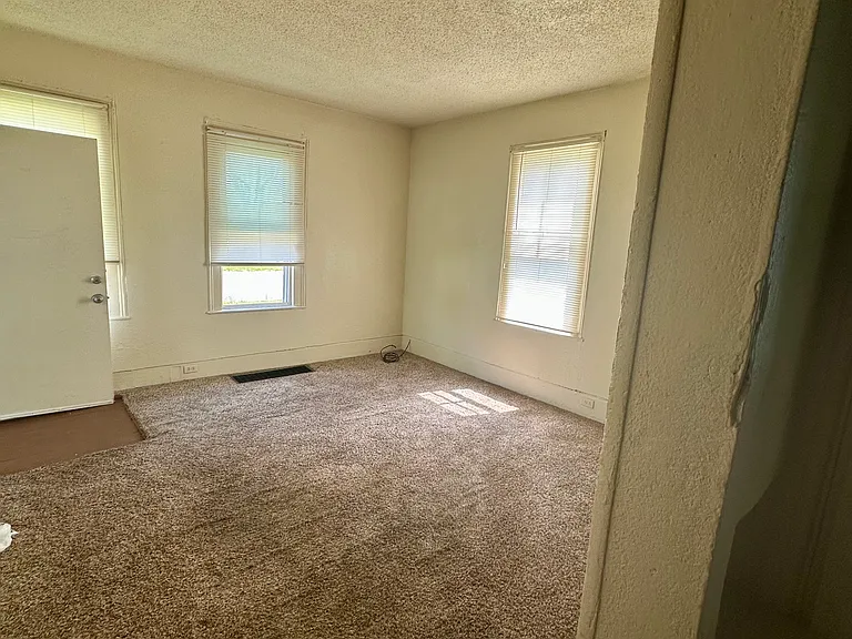 2105 Mackinaw St #2 — Photo 2