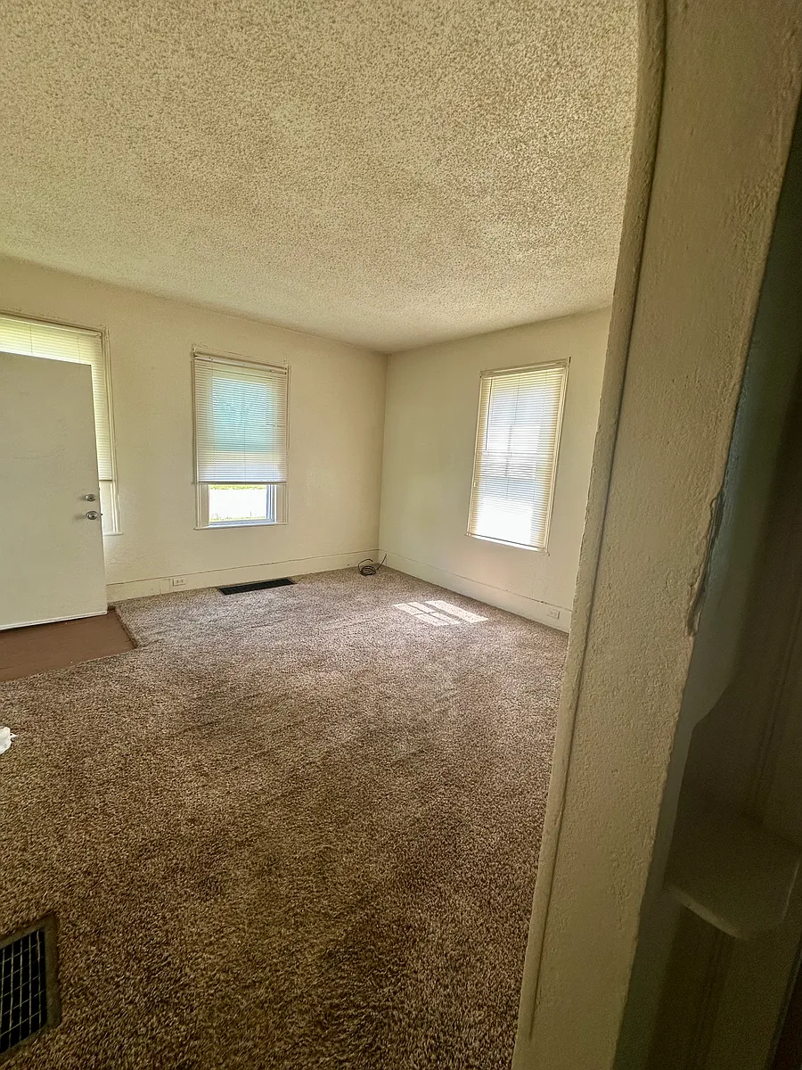 Building Photo - 2105 Mackinaw St #2