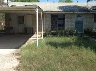 1307 Lee St, Carrizo Springs, TX 78834