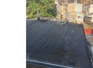 757 N 8th St, Reading, PA 19604