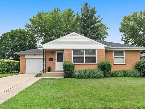 846 Sioux Dr, Elgin, IL 60120