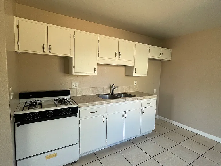7468 Apache Trl — Photo 5