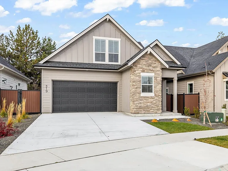319 N Sauer River Ln — Photo 2