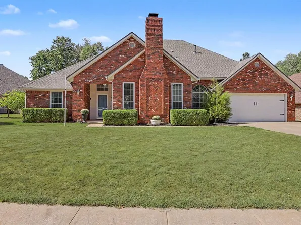 501 Copperfield Dr, Edmond, OK 73003