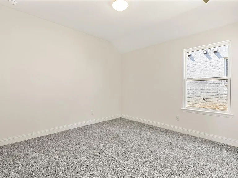 324 Amenduni Ln — Photo 20