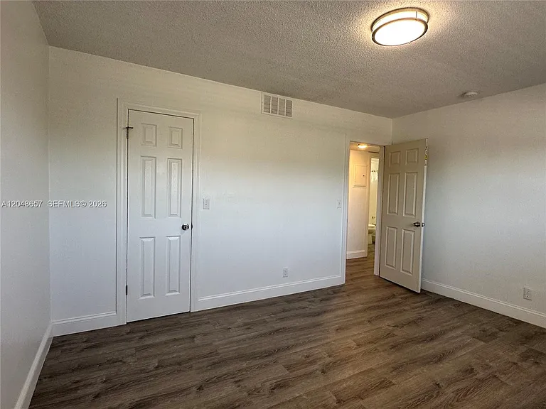 2401 NW 9th Ave #3 — Photo 16