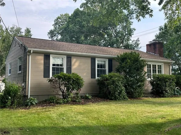 1 Teakwood Dr, Cumberland, RI 02864