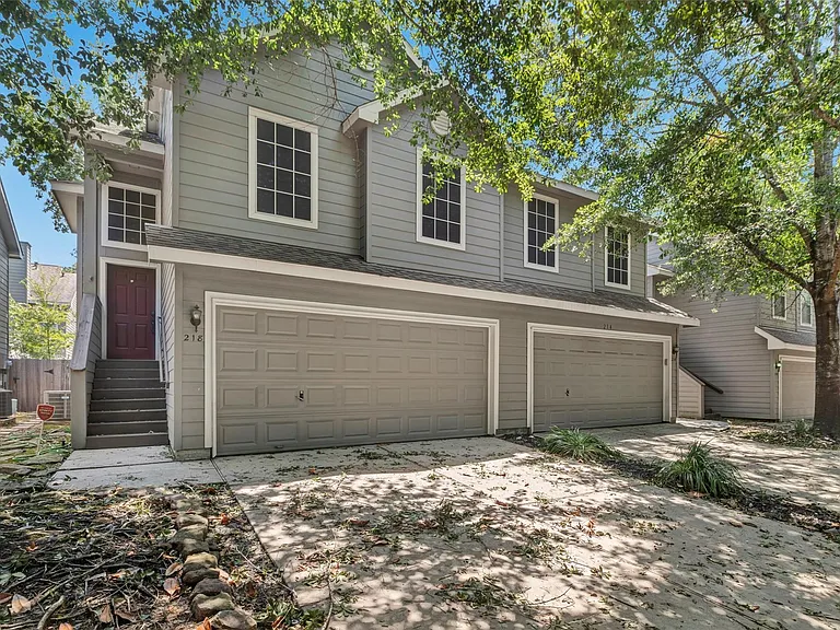 218 Blushwood Pl — Photo 1
