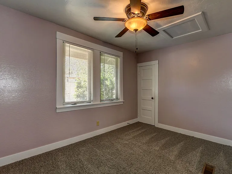 149 S Washington St — Photo 17