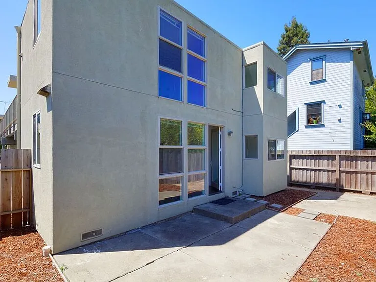 2231 Ward St — Photo 33
