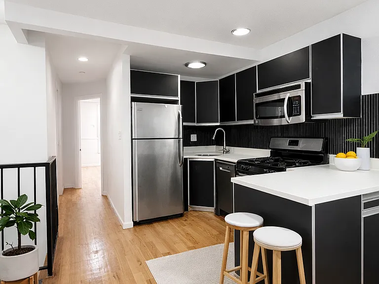 918A Lafayette Ave #1 — Photo 3