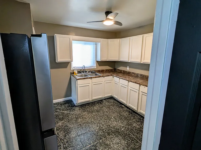 1731 Garfield St — Photo 9