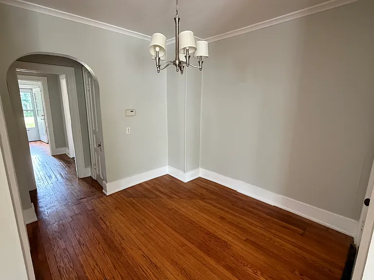 17 Crescent Ave — Photo 2