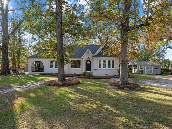 207 Young Dr, Clinton, SC 29325