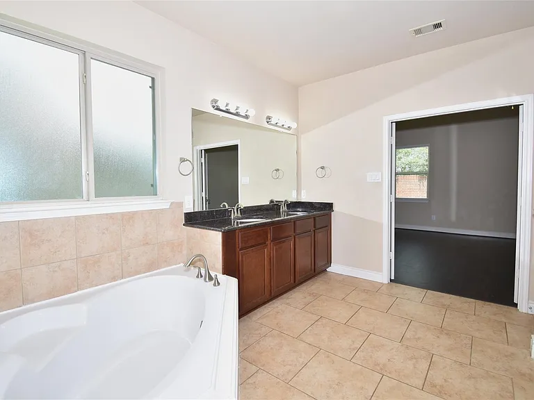 5623 S Denham Ridge Ln — Photo 20
