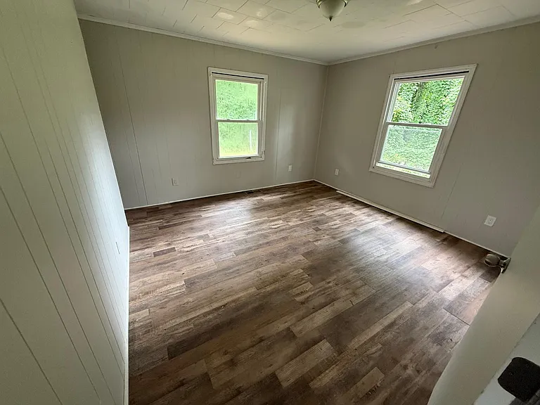 1500 Lake Village Dr — Photo 5