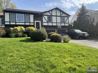 136 Hickory Ave, Tenafly, NJ 07670