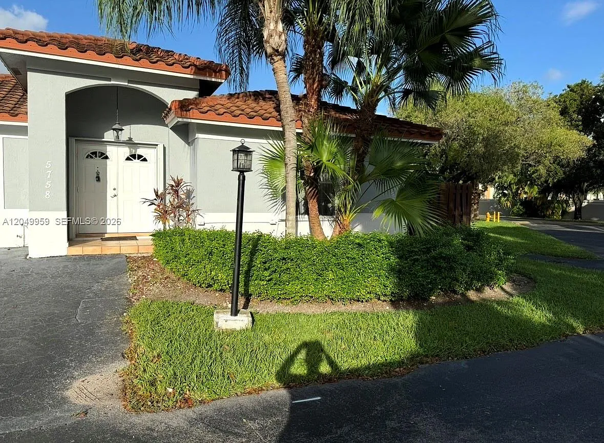 Patio Homes Of Doral Pine — Photo 3