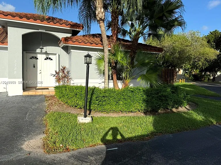 5758 NW 97th Pl — Photo 3