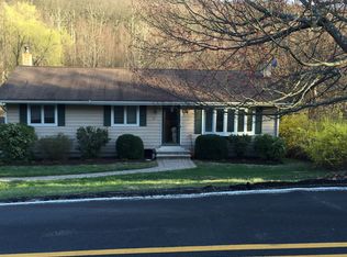54 Notch Rd, Oak Ridge, NJ 07438