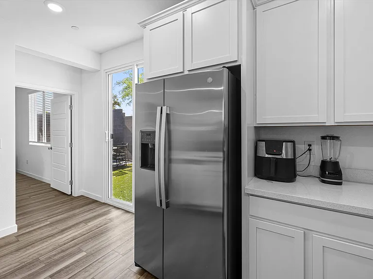 9446 Sequoia Ridge Ave — Photo 8