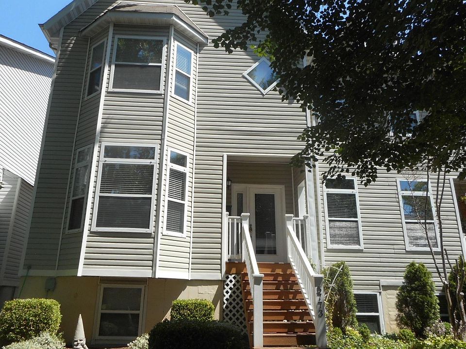 2nd image of 5773 Kingsbury Pl