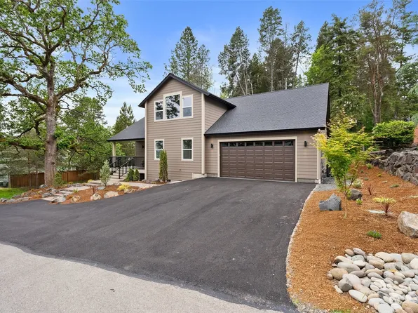 109 Elloway Oaks Drive, Chehalis, WA 98532