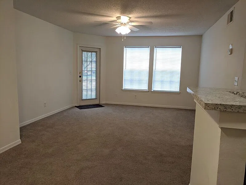 Central Park Condominium — Photo 4