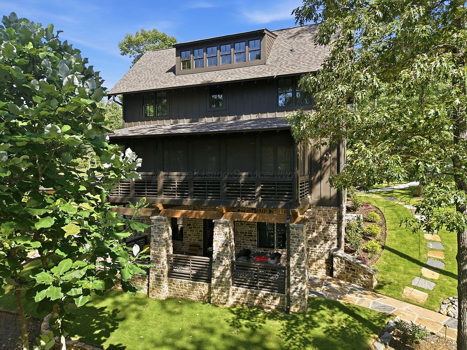 1st image of 216 Stillwater Dr