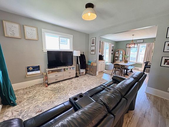 4th image of 2423 Carmel AVENUE