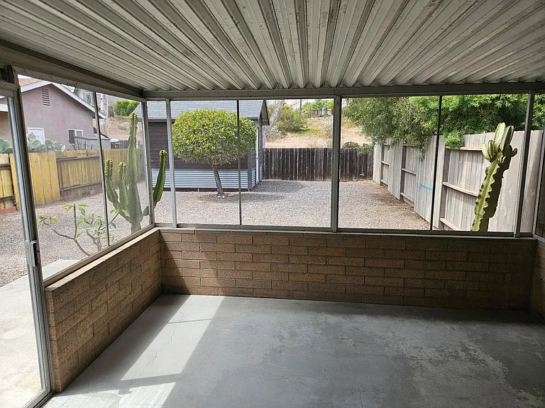 744 Foxglove St — Photo 18
