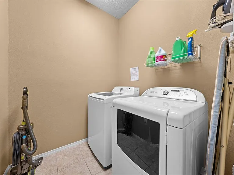 4704 Ruby Red Ln — Photo 17